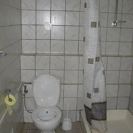 Касиопея Тристаен Апартамент С Френски Прозорци Apartman *