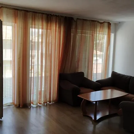 Касиопея Тристаен Апартамент С Френски Прозорци Apartment *